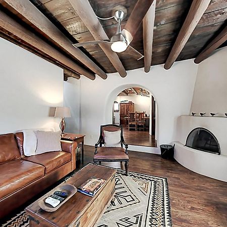 Villa Pueblo Revival à Taos Extérieur photo