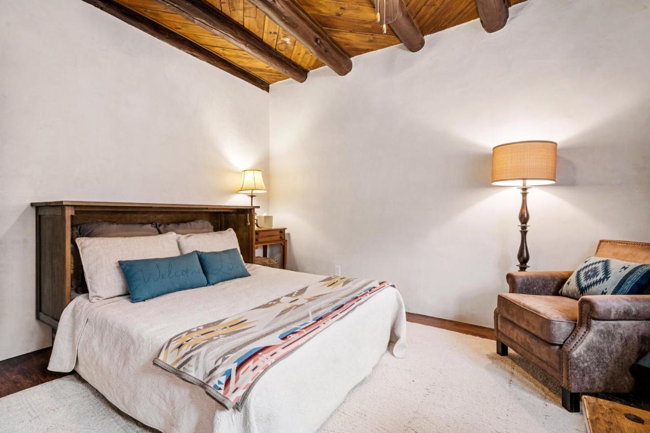 Villa Pueblo Revival à Taos Extérieur photo